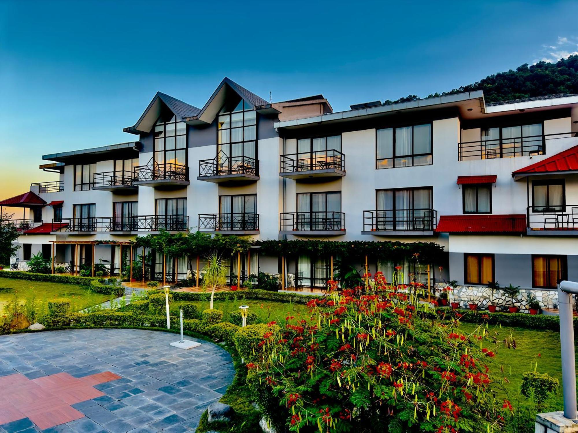 Sunshine Resort Pokhara - Your Private Paradise Exterior photo